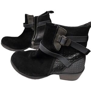 Keen Womens Black Suede Leather Geometric Textured Ankle Boots Size 6 S1015459